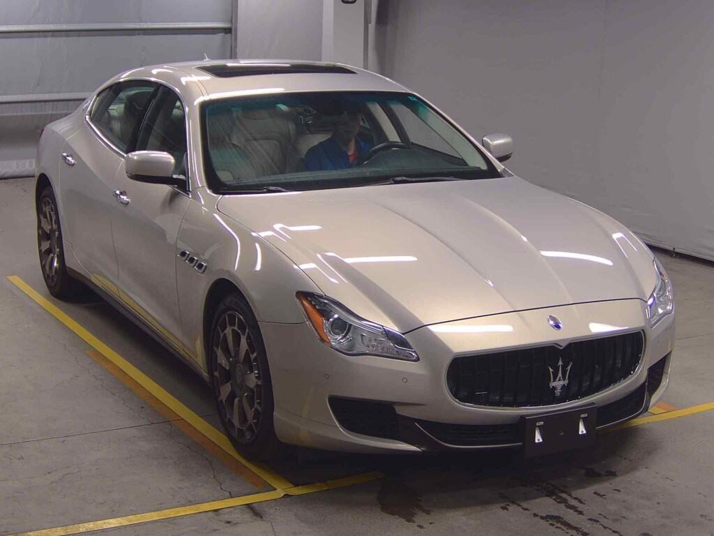 Maserati Quattroporte 2013 z aukcji japońskiej
