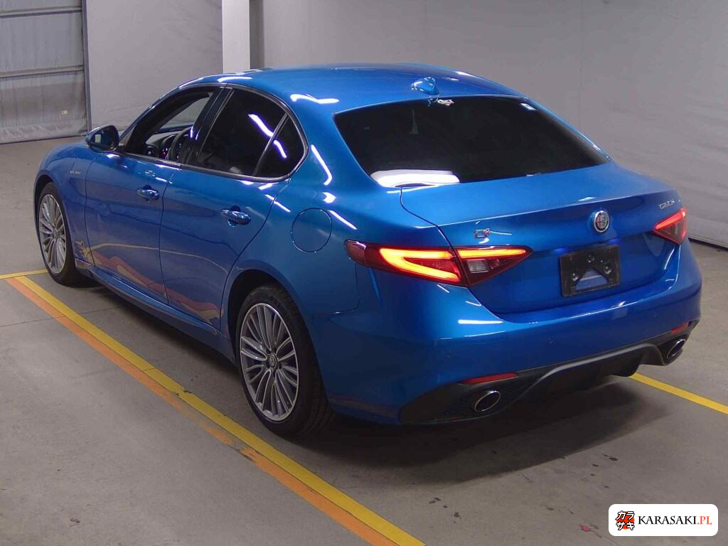 2019 Alfa Romeo Giulia 4D 4WD Veloce 2