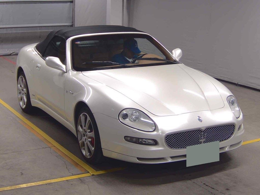 Maserati Spyder 2006 z aukcji japońskiej