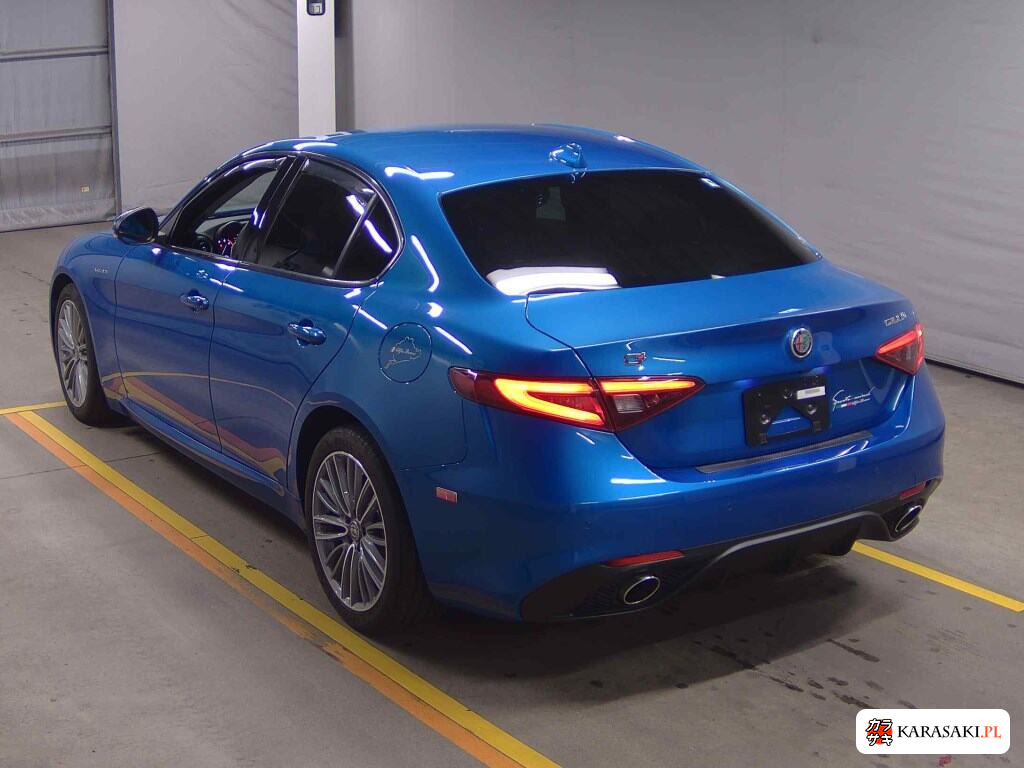 2018 Alfa Romeo Giulia 4D 4WD Veloce 2