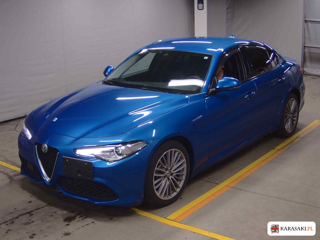 2018 Alfa Romeo Giulia 4D 4WD Veloce 3