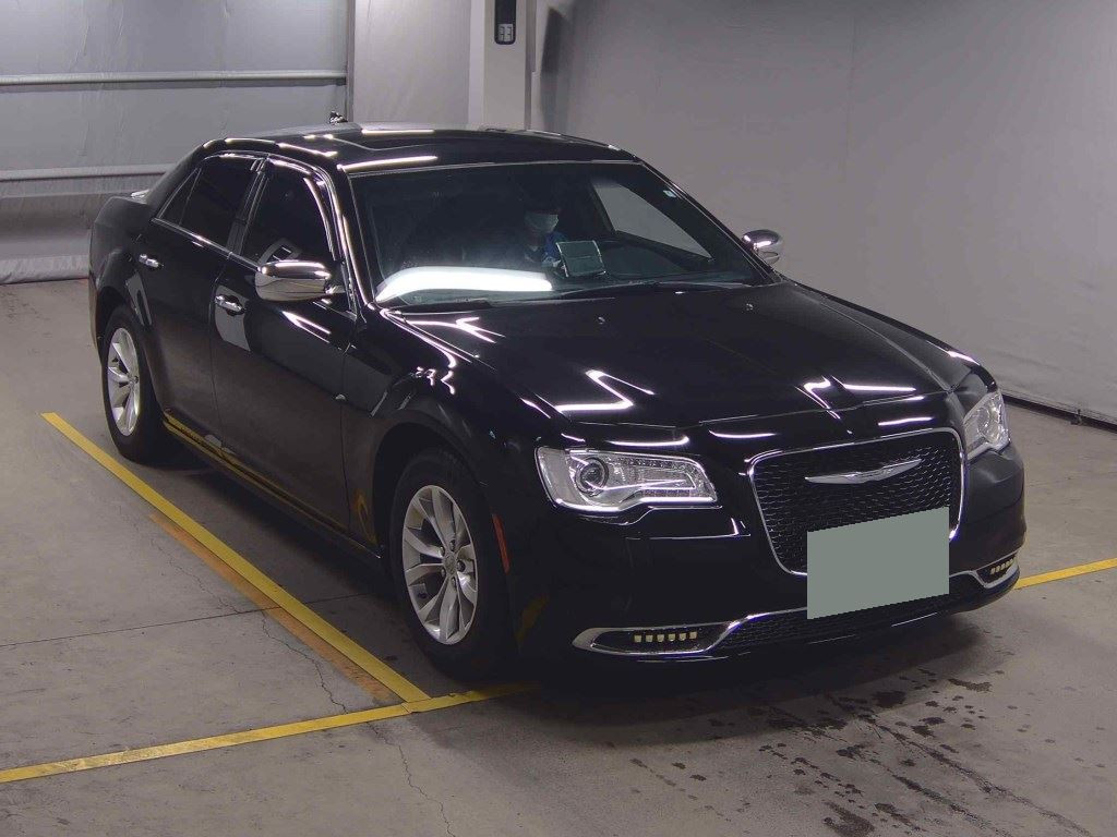 Chrysler 300 2018 z aukcji japońskiej