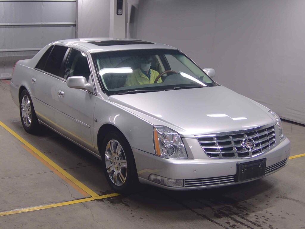Cadillac DTS 2010 z aukcji japońskiej
