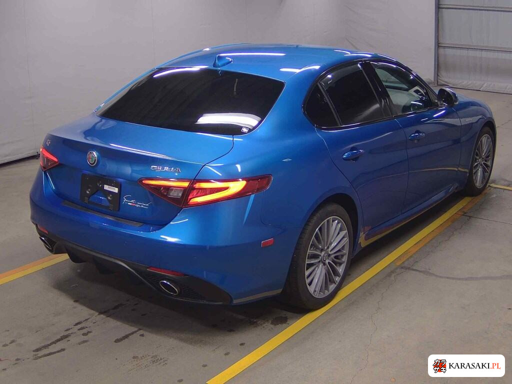 2018 Alfa Romeo Giulia 4D 4WD Veloce 4
