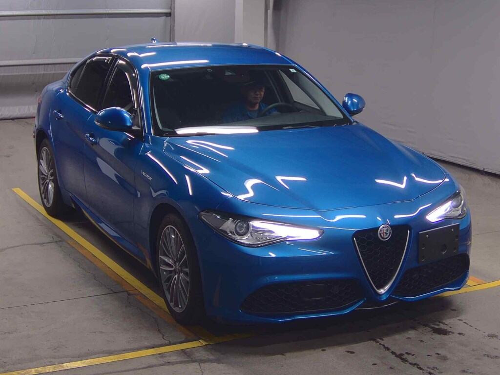 Alfa Romeo Giulia 2018 з японського аукціону