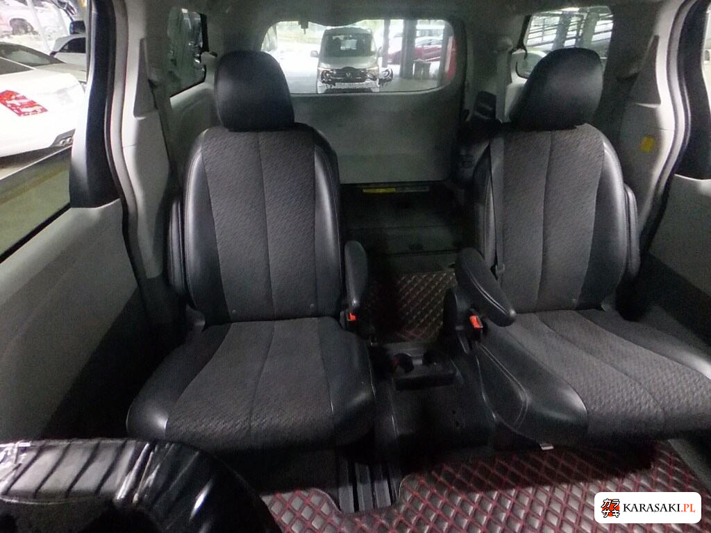 2019 America Toyota Sienna Se 6