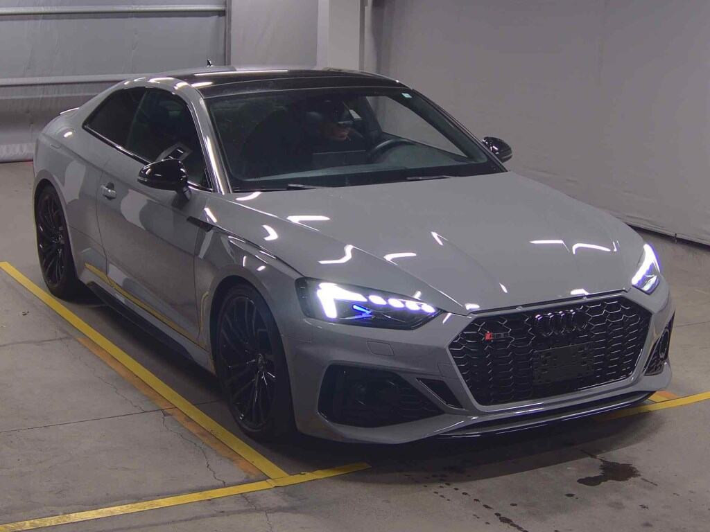 Audi RS5 2022 z aukcji japońskiej