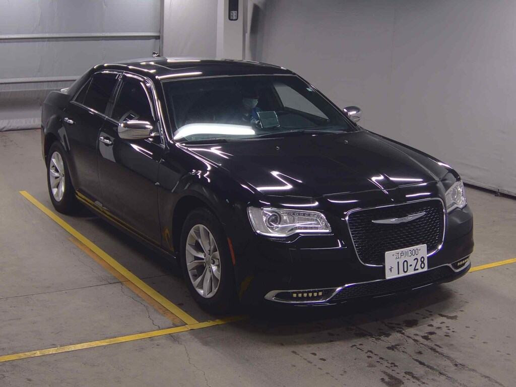 Chrysler 300 2018 z aukcji japońskiej