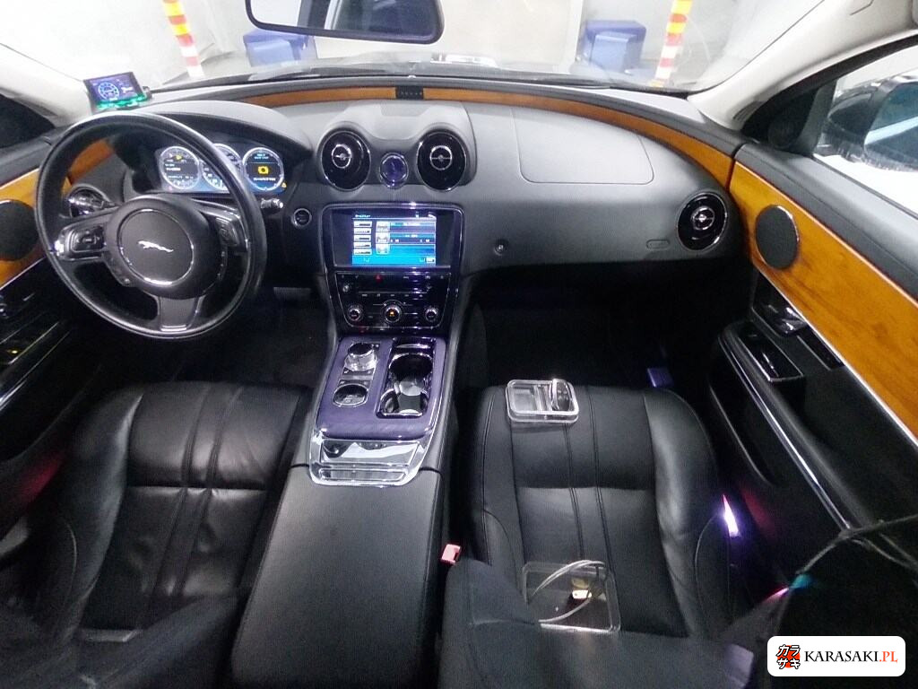 2011 Jaguar XJ 4D Luxury 5