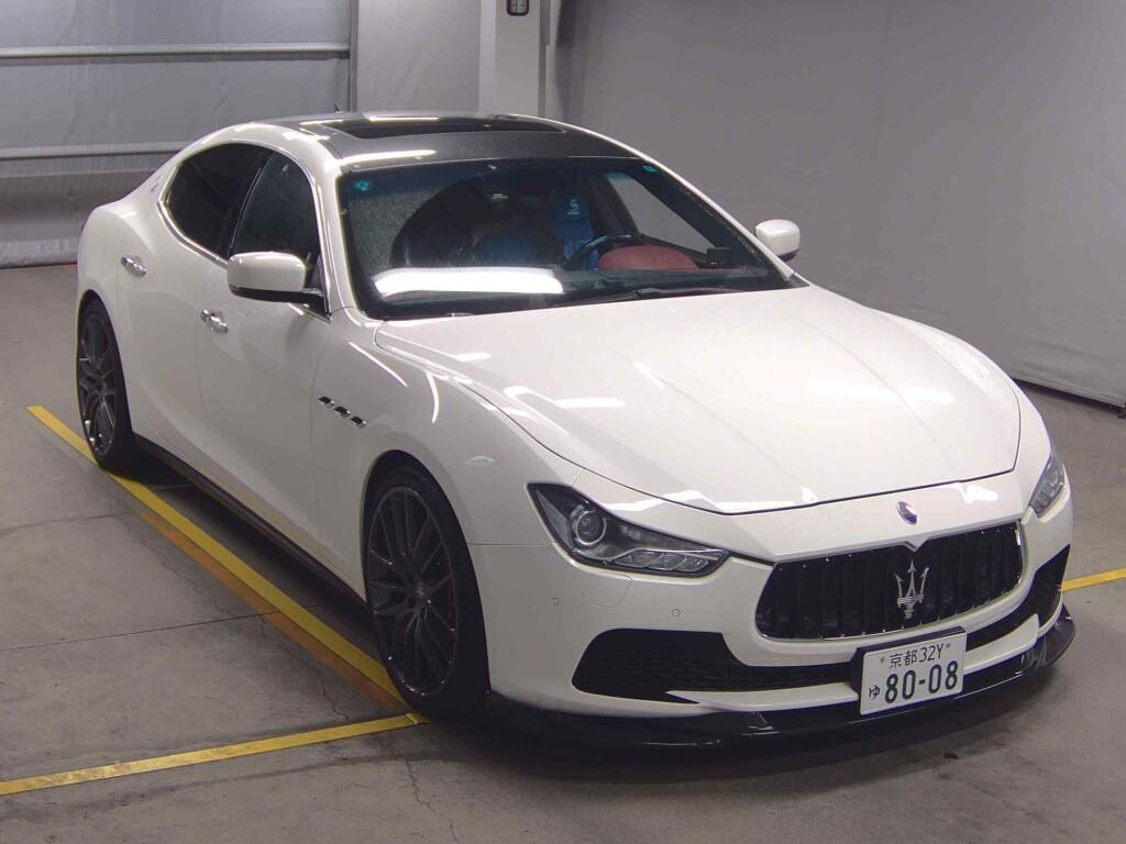 Maserati Ghibli 2015 z aukcji japońskiej