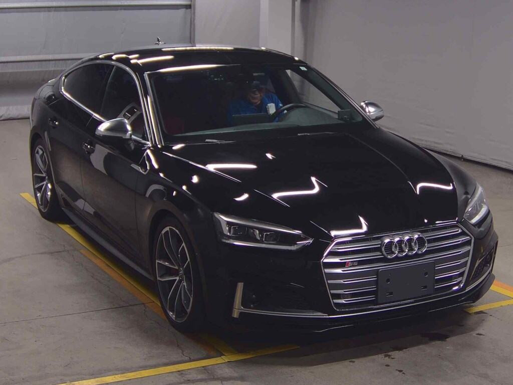 Audi S5 Sportback 2017 z aukcji japońskiej