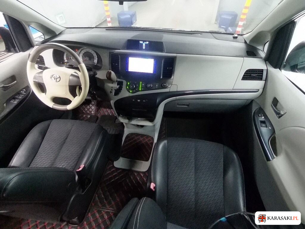 2019 America Toyota Sienna Se 5