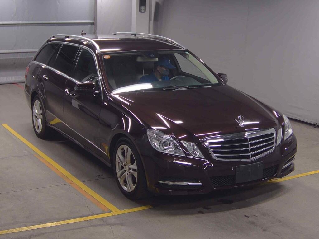 Mercedes-Benz E-Class Stationwagon 2011 z aukcji japońskiej