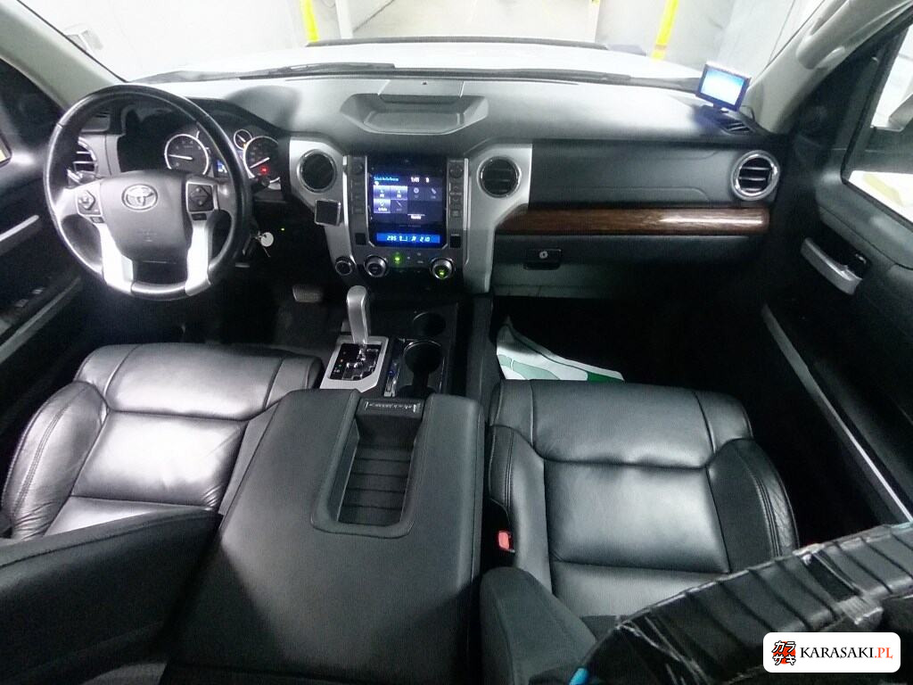 2017 America Toyota Tundra 4D 4WD Crewmax Limited 5