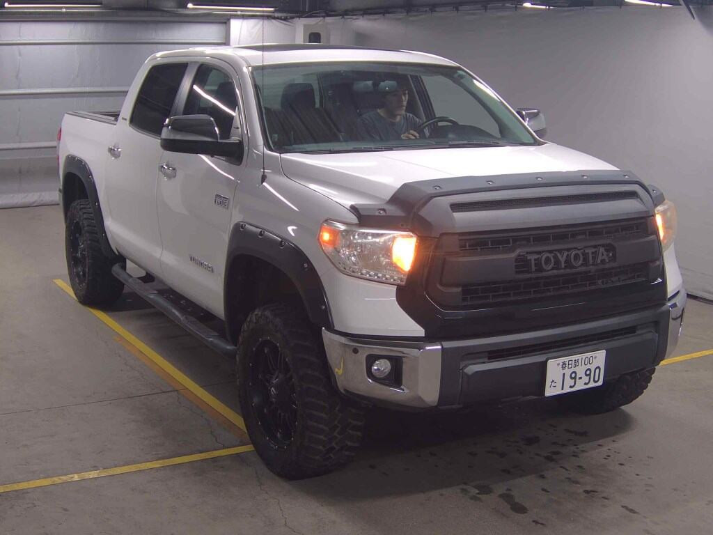 America Toyota Tundra 2017 z aukcji japońskiej
