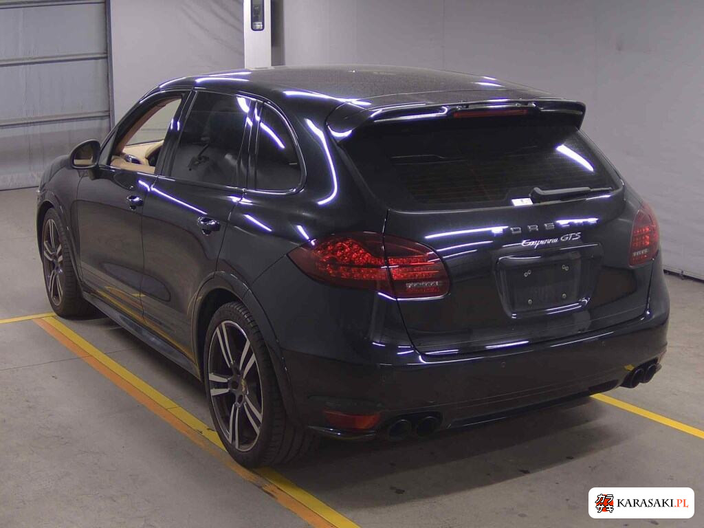 2013 Porsche Cayenne 4WD GTS 2