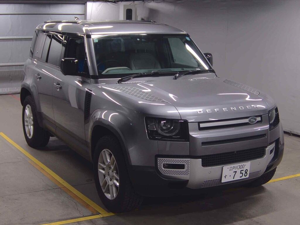 Land Rover Defender 2023 z aukcji japońskiej