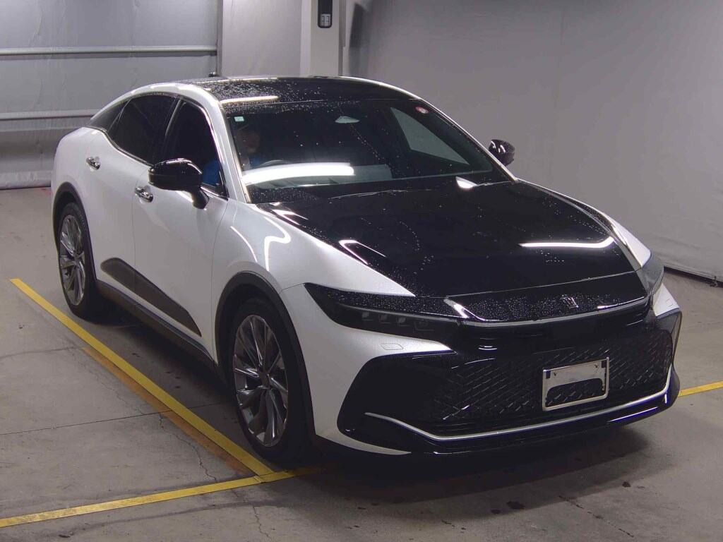 Toyota Crown Crossover 2023 z aukcji japońskiej