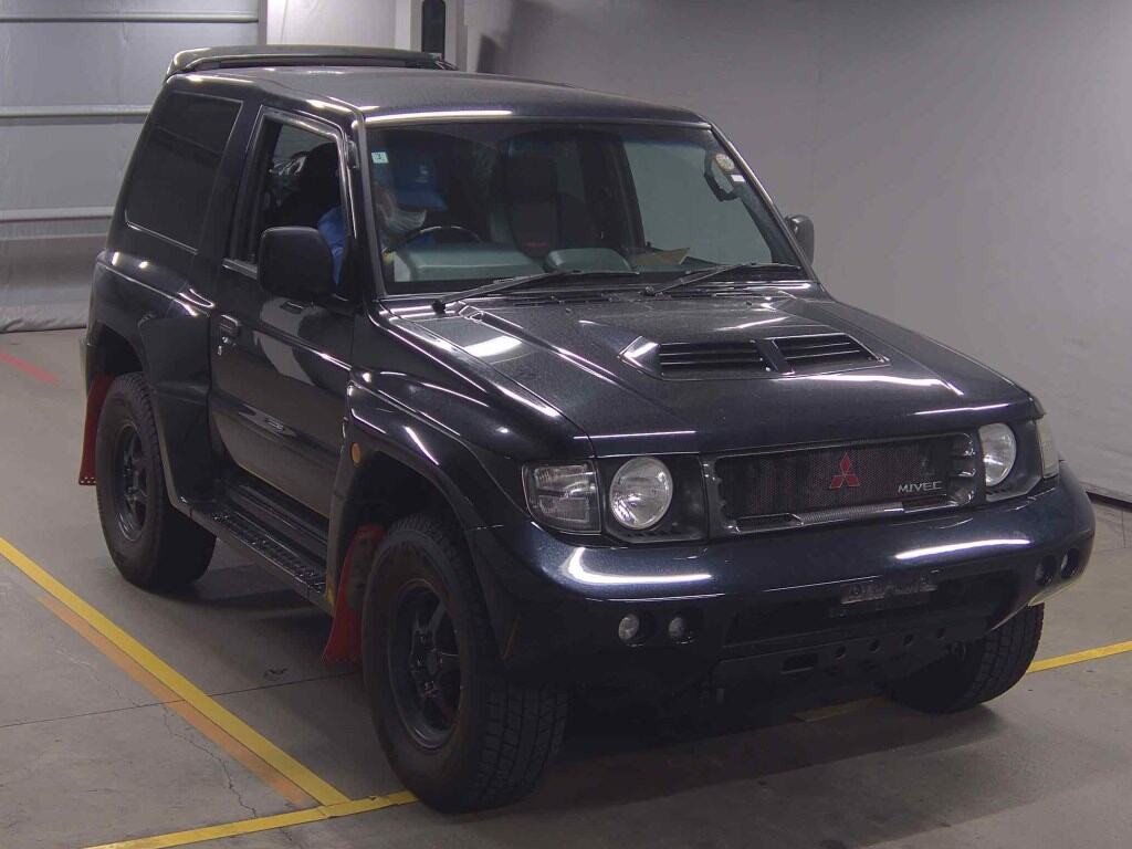 Mitsubishi Pajero 1998 from a Japanese auction