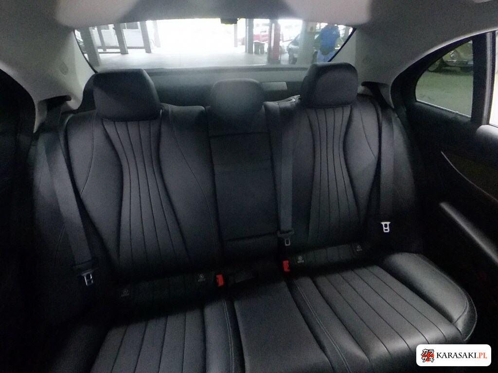 2017 Mercedes-Benz E-Class 4D 4WD E400 4MATIC Exclusive 6