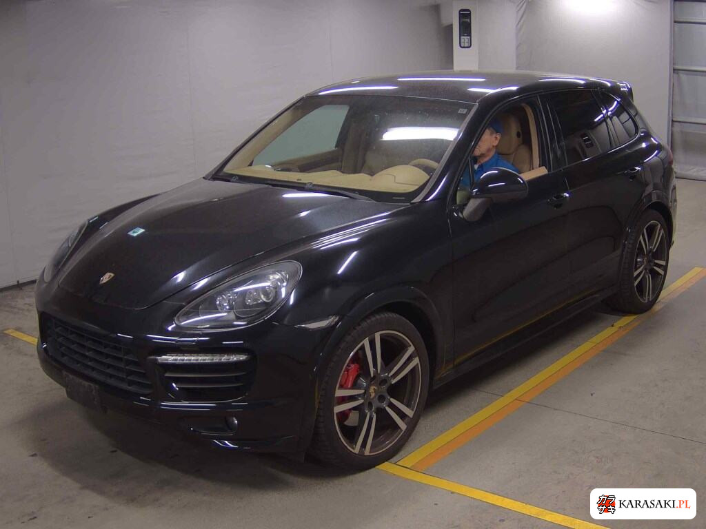 2013 Porsche Cayenne 4WD GTS 3