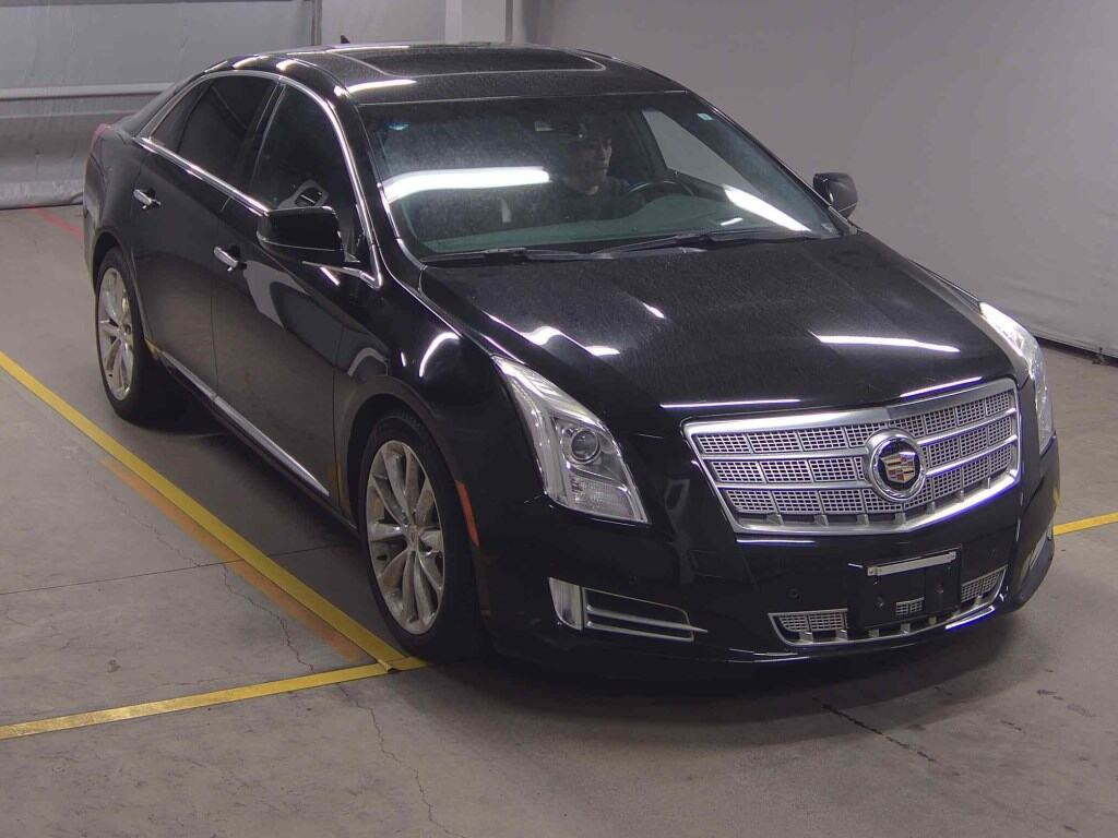 Cadillac XTS 2013 z aukcji japońskiej
