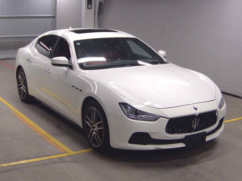 Maserati Ghibli 2017 z aukcji japońskiej