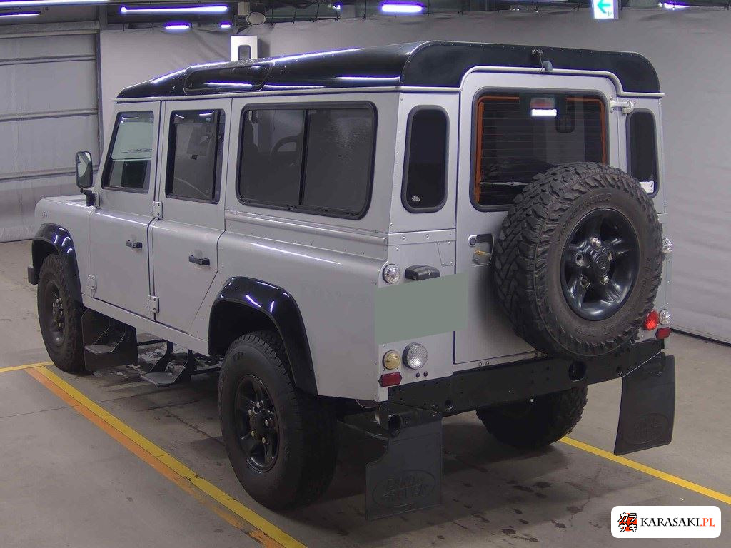 2004 Land Rover Defender 5D 4WD 110SE 2