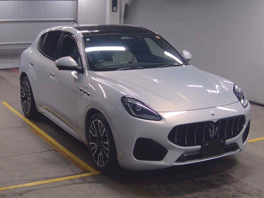 Maserati Grecale 2023 z aukcji japońskiej