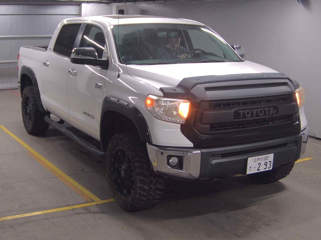 America Toyota Tundra 2017 z aukcji japońskiej