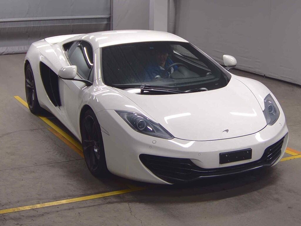 McLaren MP4-12C 2014 z aukcji japońskiej