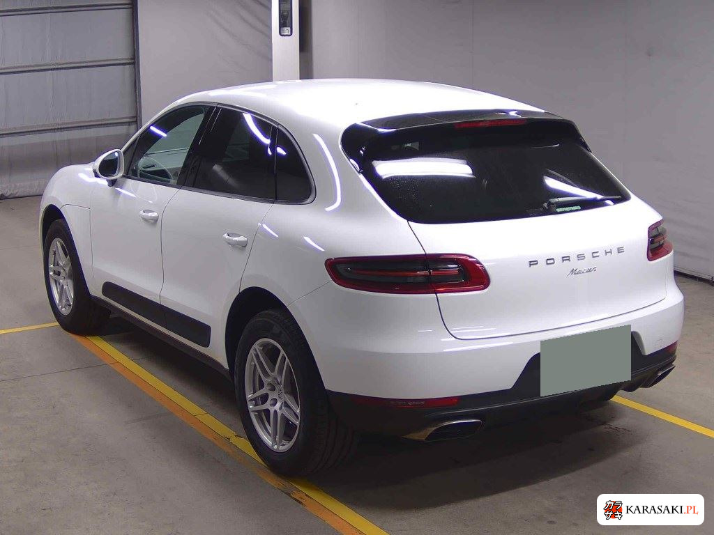 2015 Porsche Macan 4WD 2