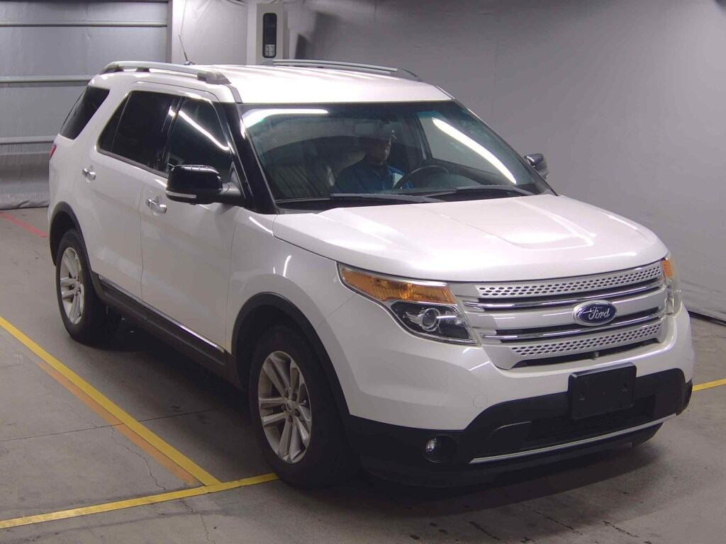 Ford Explorer 2014 from a Japanese auction