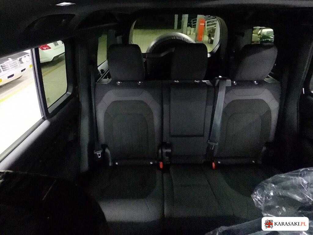 2022 Land Rover Defender 5D 4WD 110 X Dynamic Se 6