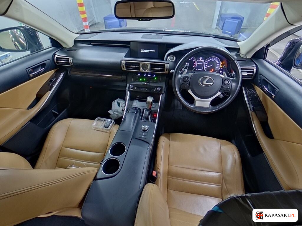 Lexus Is 2015 z aukcji japońskiej