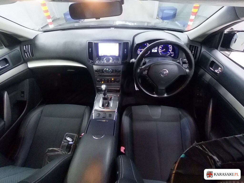 Nissan Skyline 2012 z aukcji japońskiej