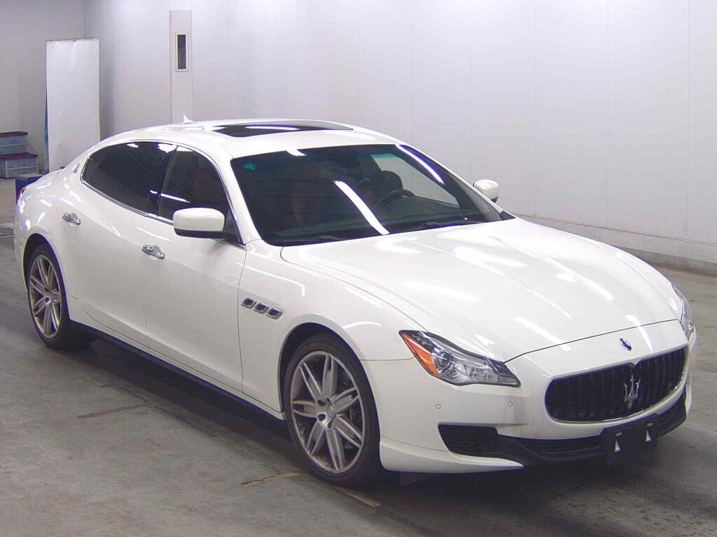 Maserati Quattroporte 2015 z aukcji japońskiej