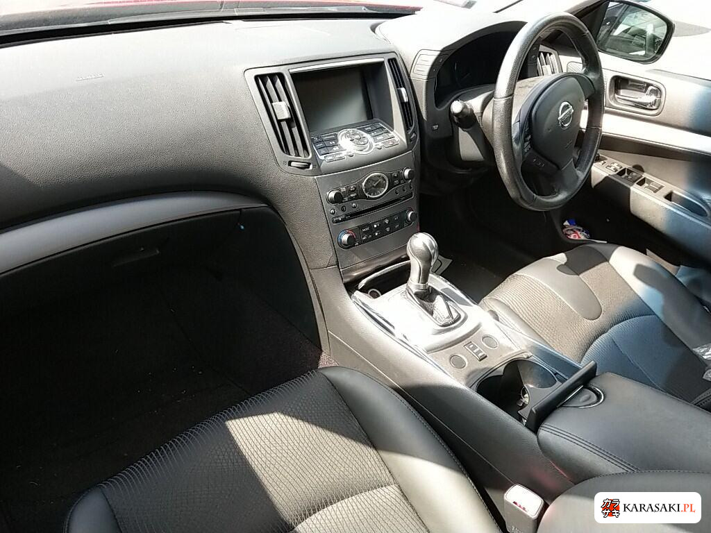 Nissan Skyline 2010 z aukcji japońskiej