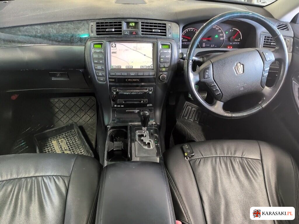 Toyota Crown 2004 z aukcji japońskiej