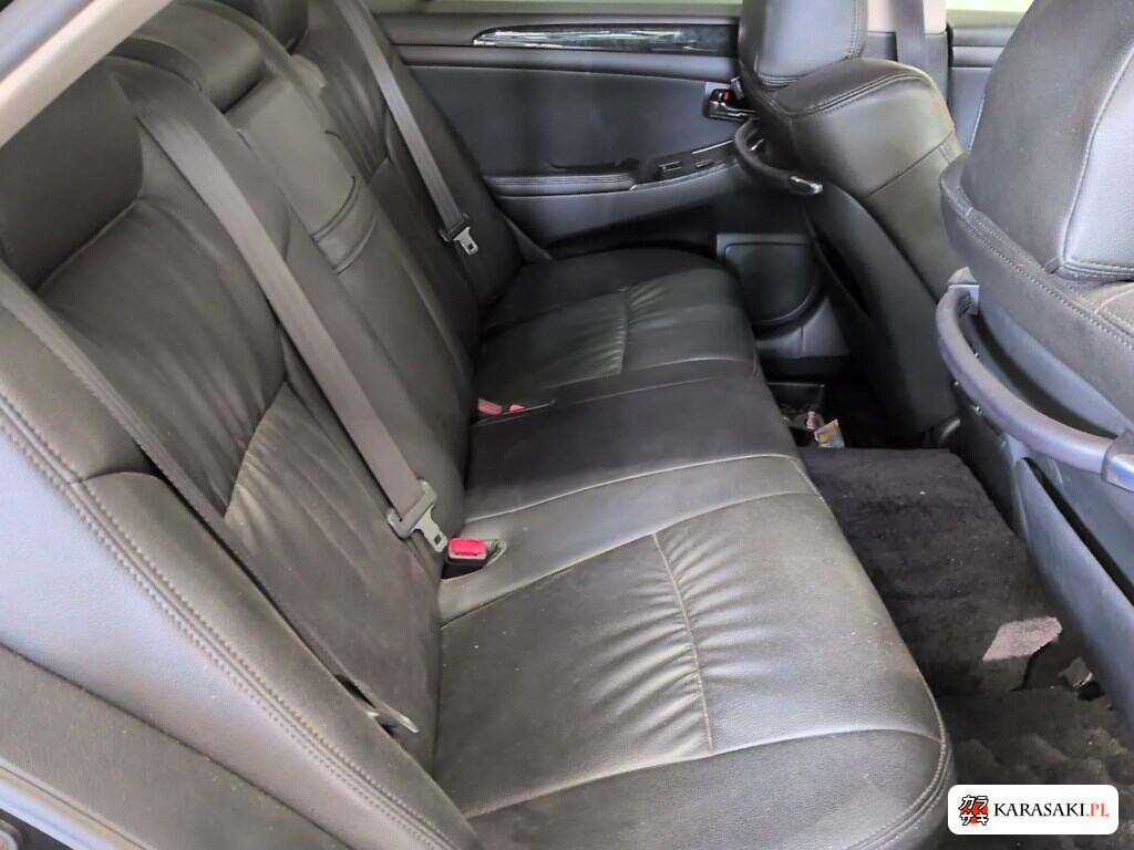 Toyota Crown 2004 z aukcji japońskiej