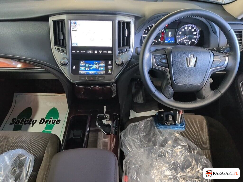 2012 Toyota Crown 4D Royal Saloon 5