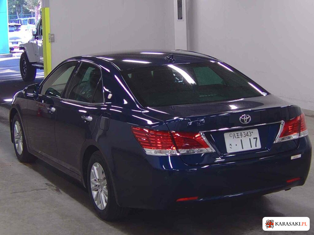 2012 Toyota Crown 4D Royal Saloon 2