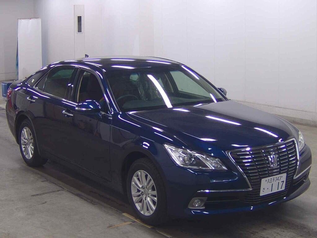 Toyota Crown 2012 z aukcji japońskiej