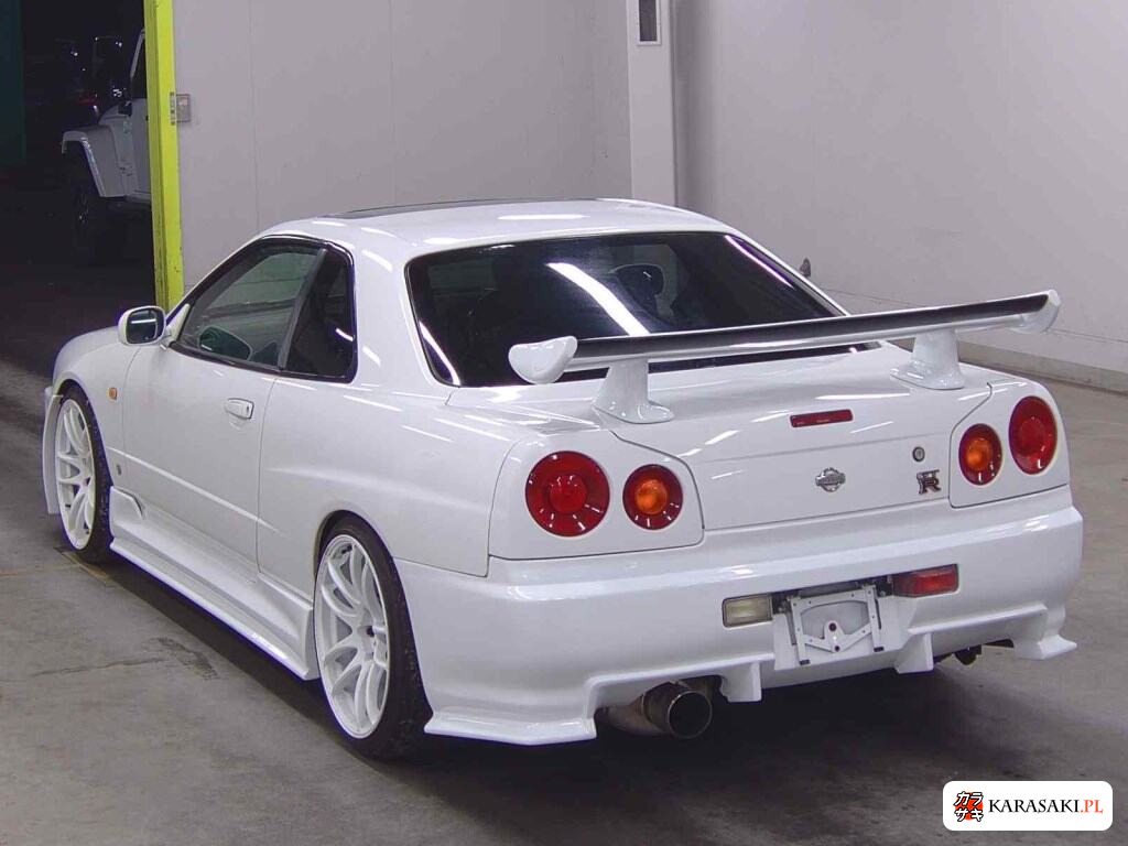 Nissan Skyline 1999 z aukcji japońskiej