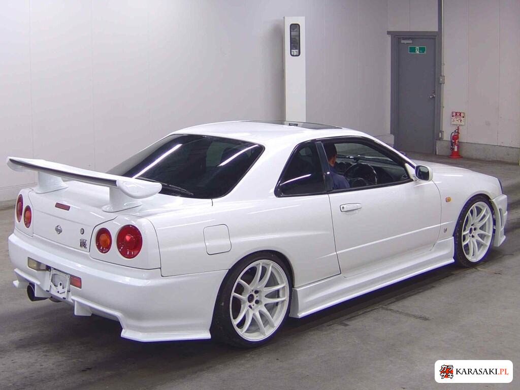 Nissan Skyline 1999 z aukcji japońskiej