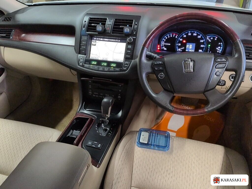Toyota Crown 2009 z aukcji japońskiej