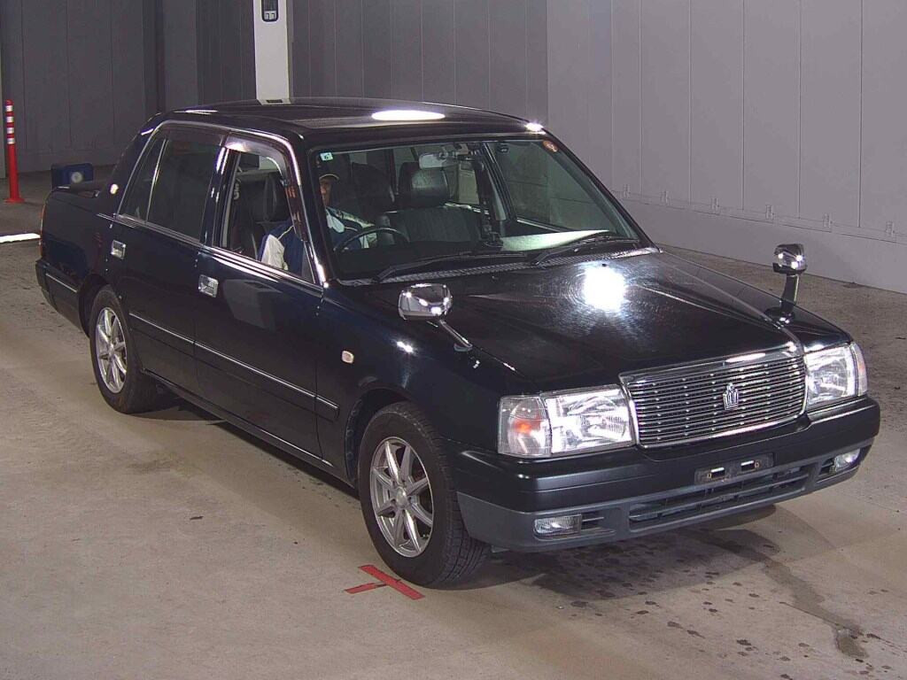 Toyota Crown Comfort 2015 z aukcji japońskiej