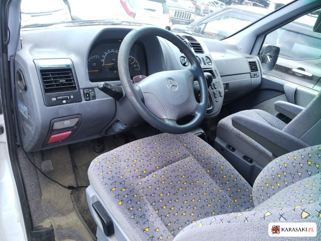 2004 Mercedes-Benz V-Class 5D 5