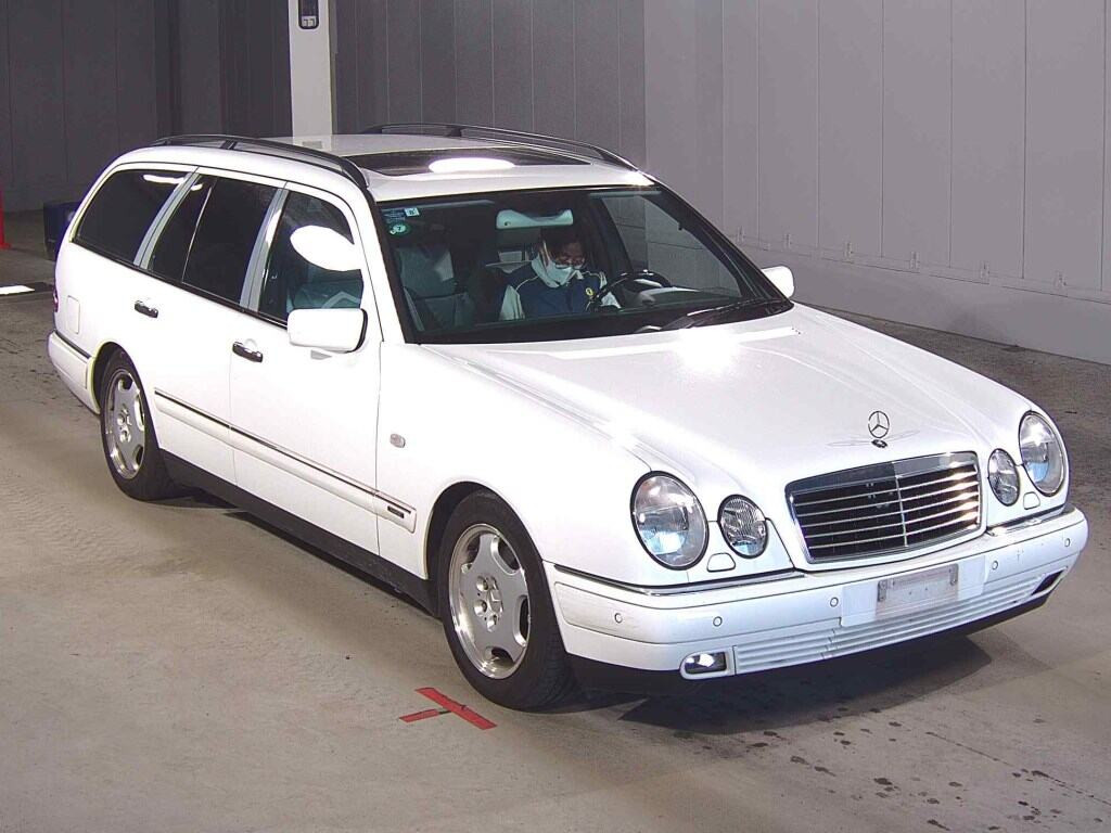 Mercedes Benz E-Class Stationwagon 1999 z aukcji japońskiej