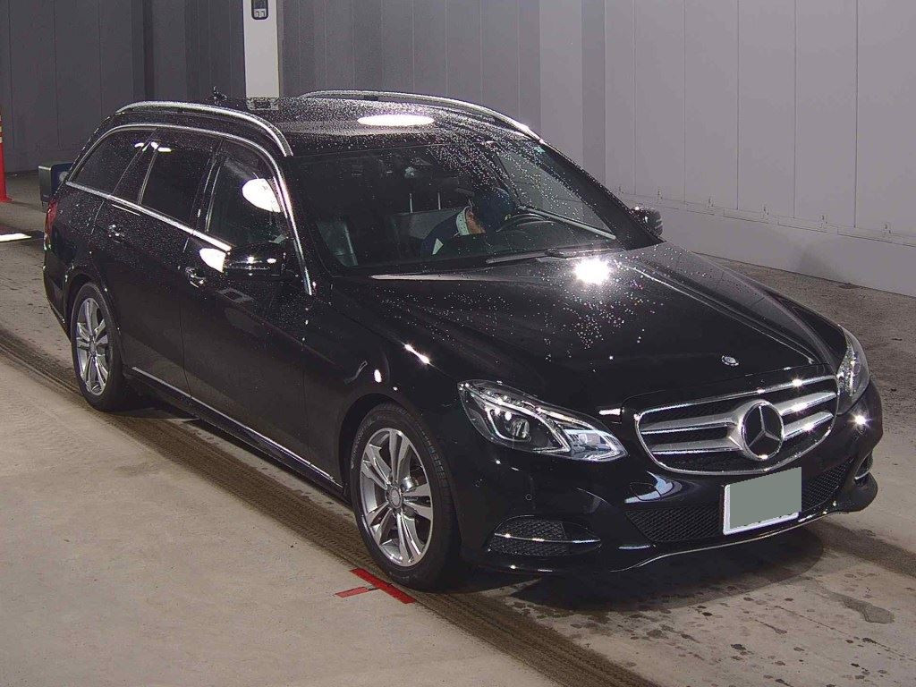 Mercedes Benz E-Class Stationwagon 2014 z aukcji japońskiej